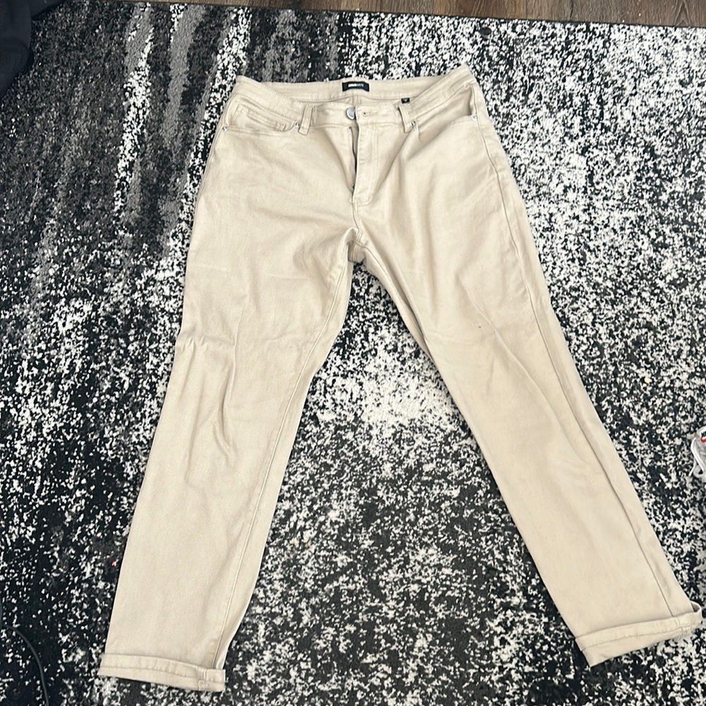 Only been worn twice